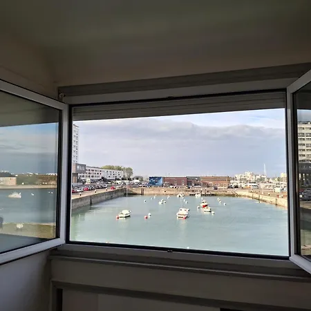 6 Pers Vue Sur Le Port De アパート *