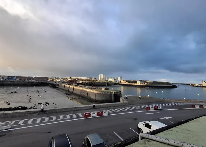 6 Pers Vue Sur Le Port De *